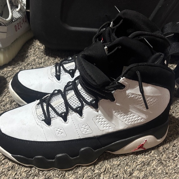 Mens size 10 - Picture 1 of 4